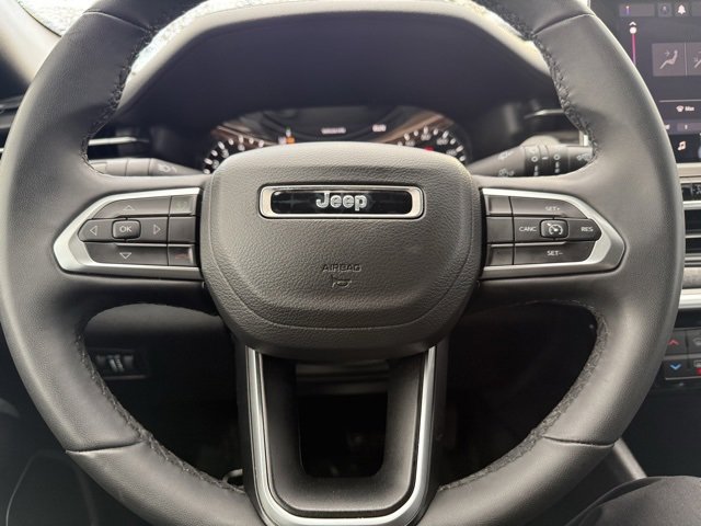 Used 2024 Jeep Compass Latitude image 36