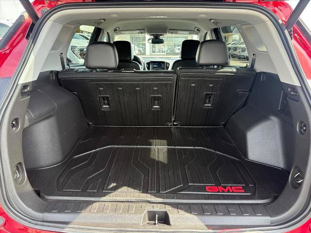 Used 2023 GMC Terrain SLT w/ LPO, Floor Liner Package AWD/4WD image 23
