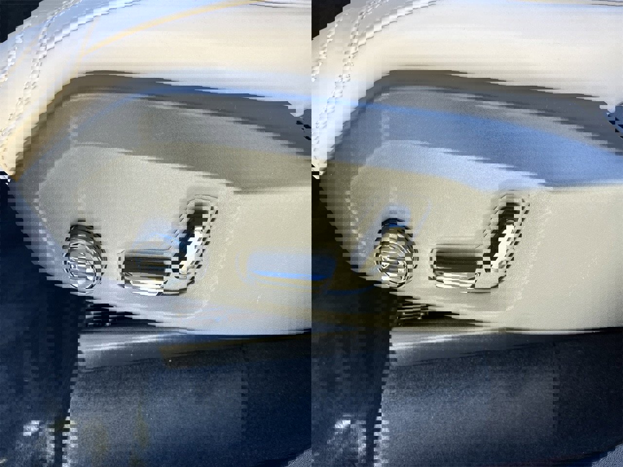 Used 2025 Volvo XC90 T8 Core image 19