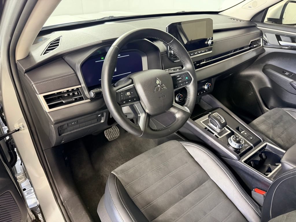 Used 2024 Mitsubishi Outlander SE AWD/4WD image 33