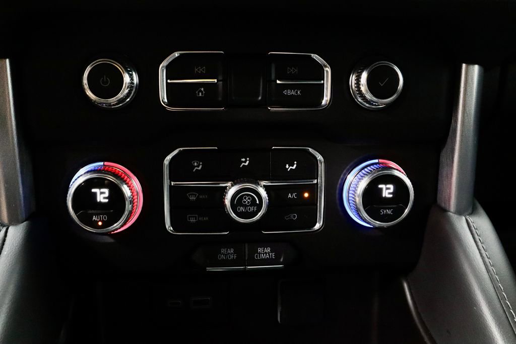 Used 2024 GMC Yukon XL SLE image 30