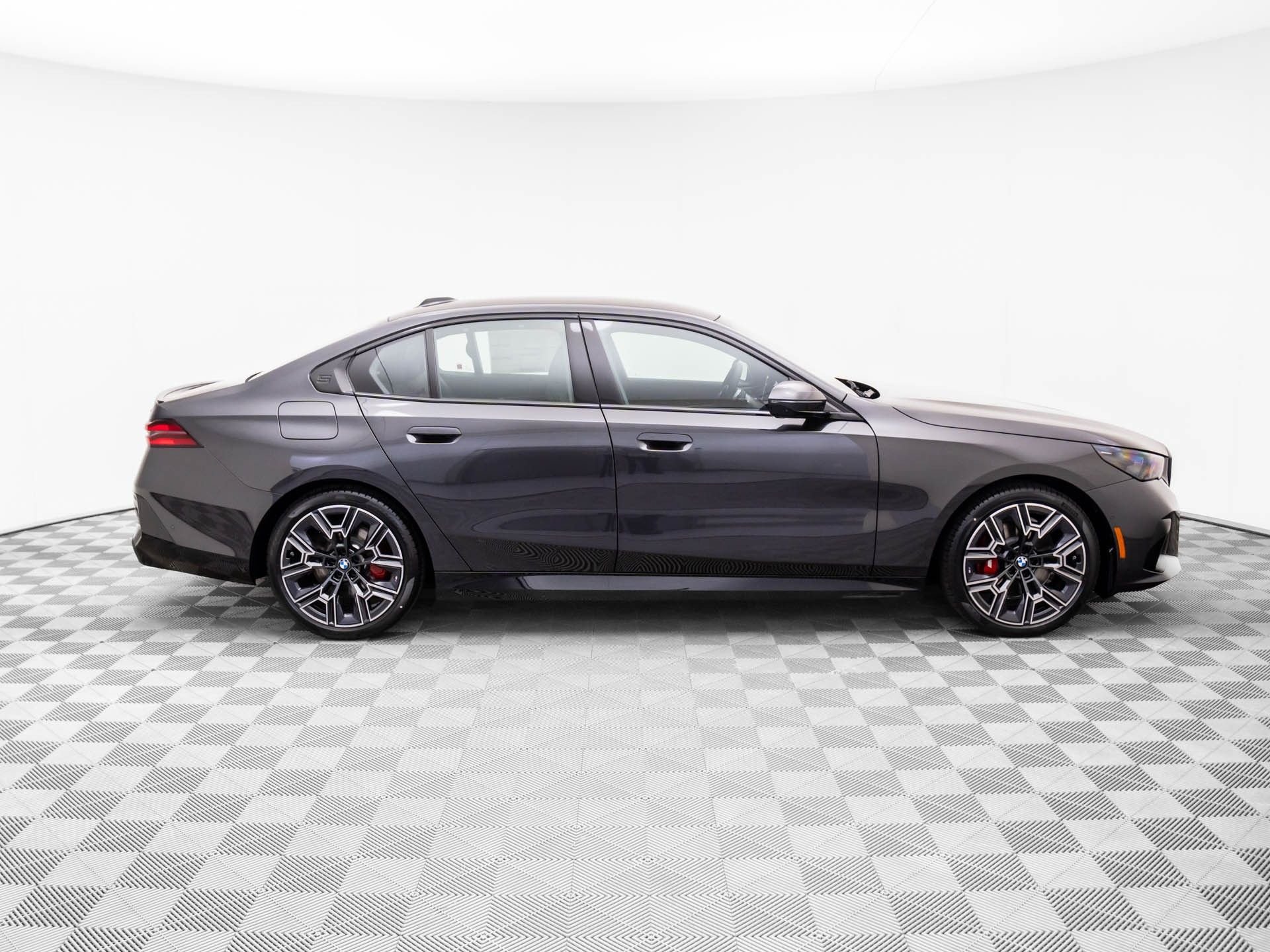 New 2026 BMW 530i xDrive w/ Executive Package AWD/4WD image 7