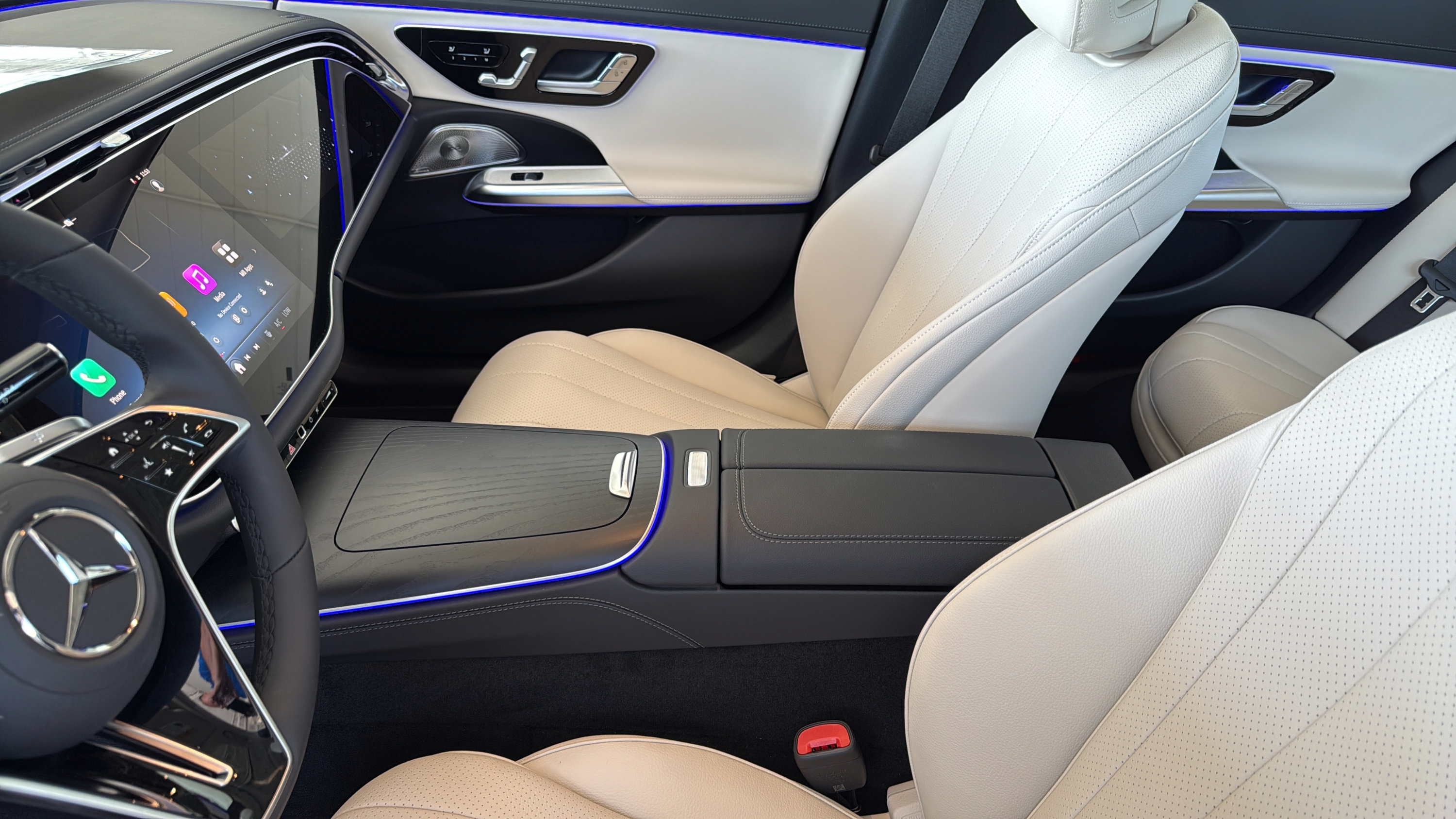 New 2026 Mercedes-Benz E 450 4MATIC Sedan image 23