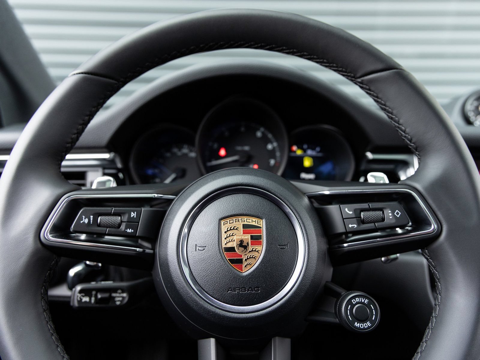 New 2026 Porsche Macan AWD/4WD image 14