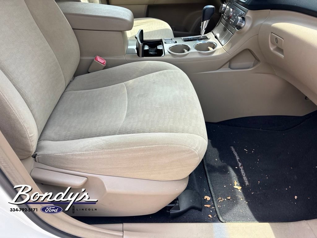 Used 2013 Toyota Highlander Plus FWD image 4