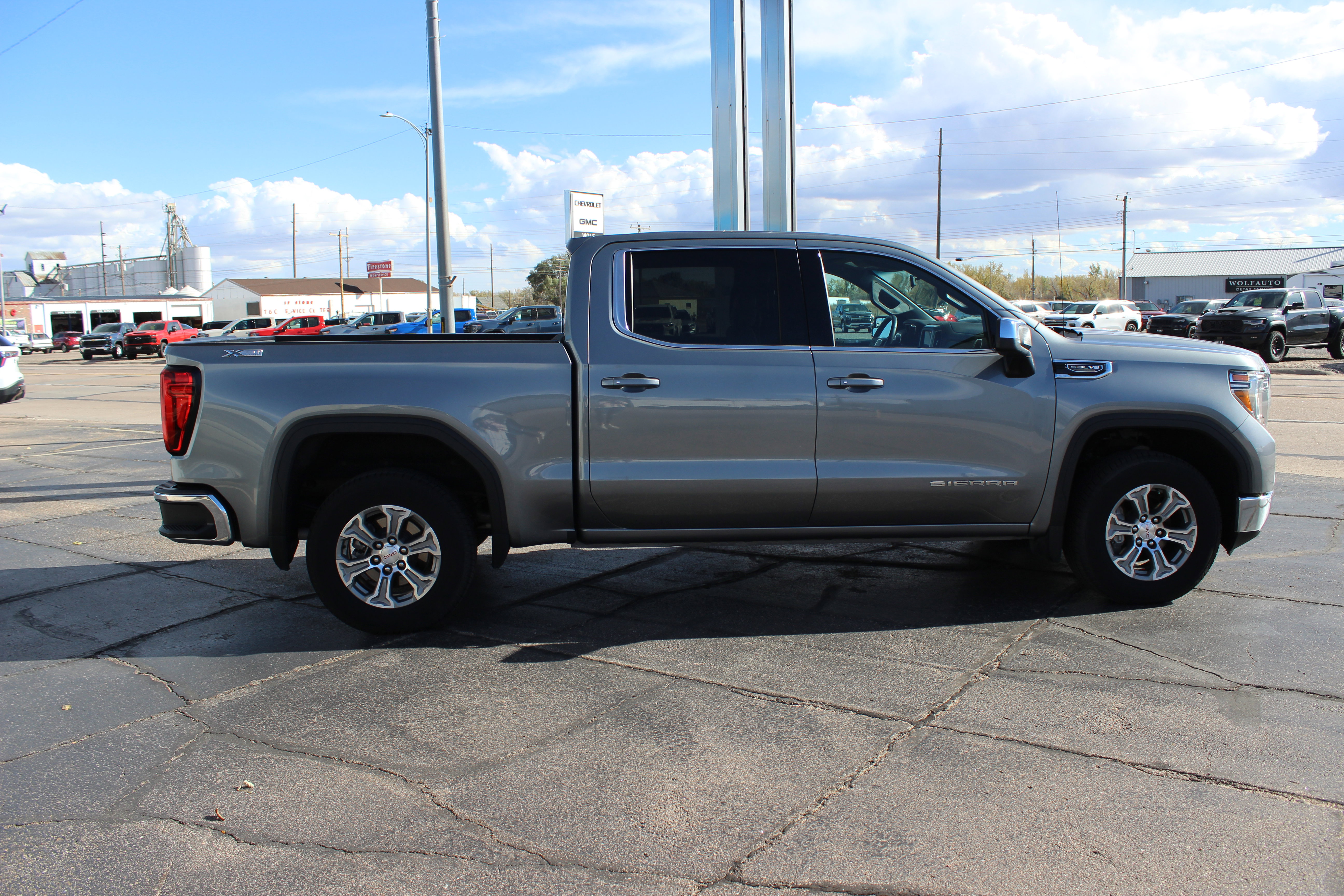 Used 2019 GMC Sierra 1500 SLE w/ SLE Value Package image 5