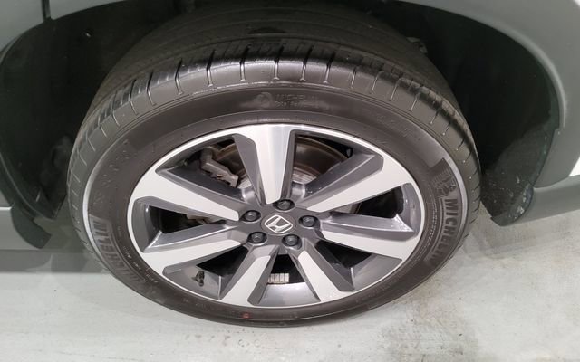 Used 2025 Honda Pilot Touring image 39