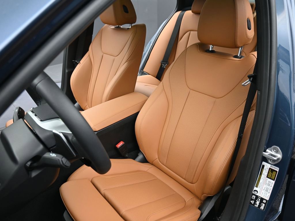 New 2025 BMW 330i xDrive Sedan w/ Premium Package image 10