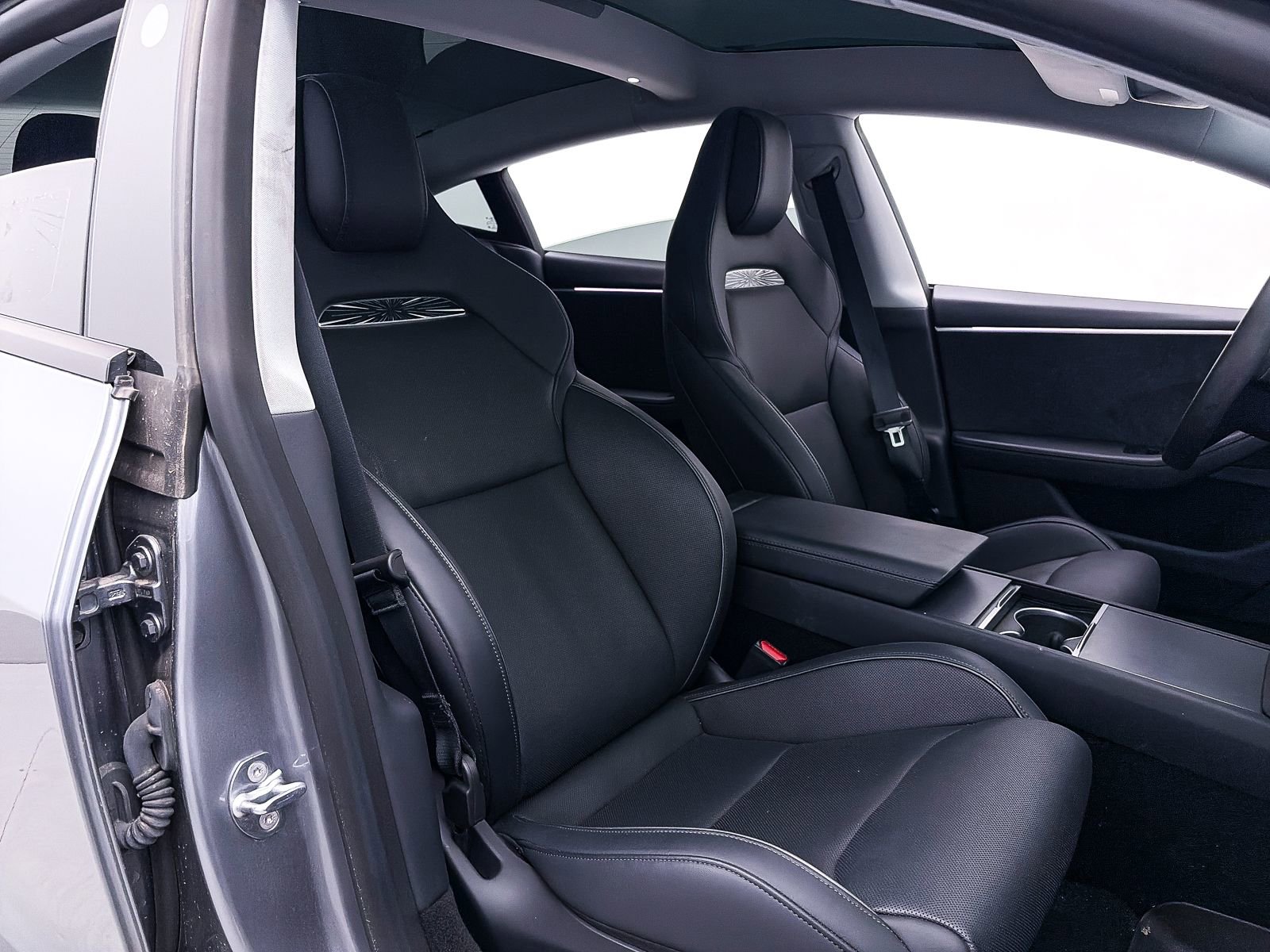 Used 2024 Tesla Model 3 Performance image 31