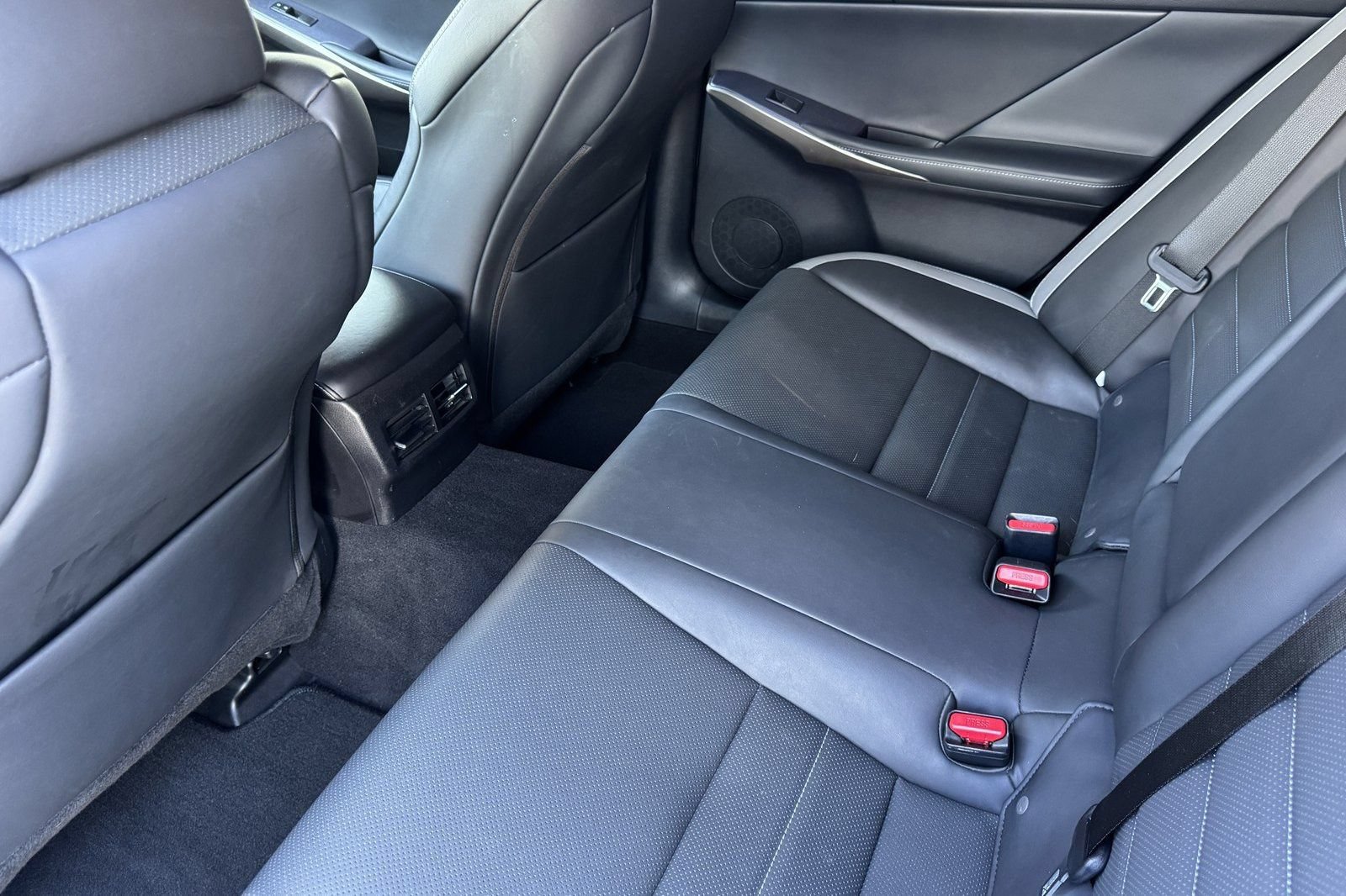 Used 2020 Lexus IS 300 F Sport w/ Blackline Edition RWD image 13