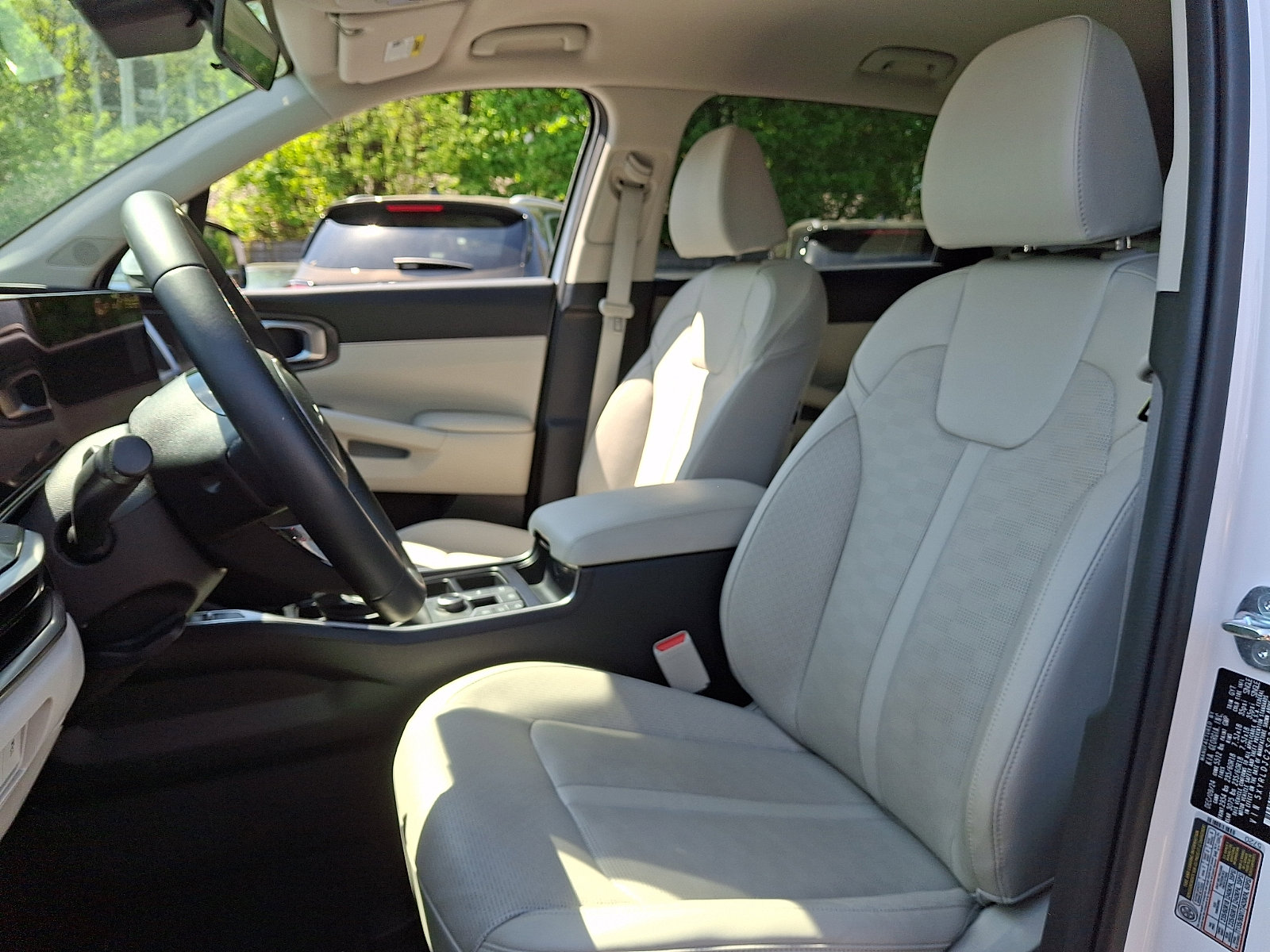 Certified 2025 Kia Sorento S AWD/4WD image 12