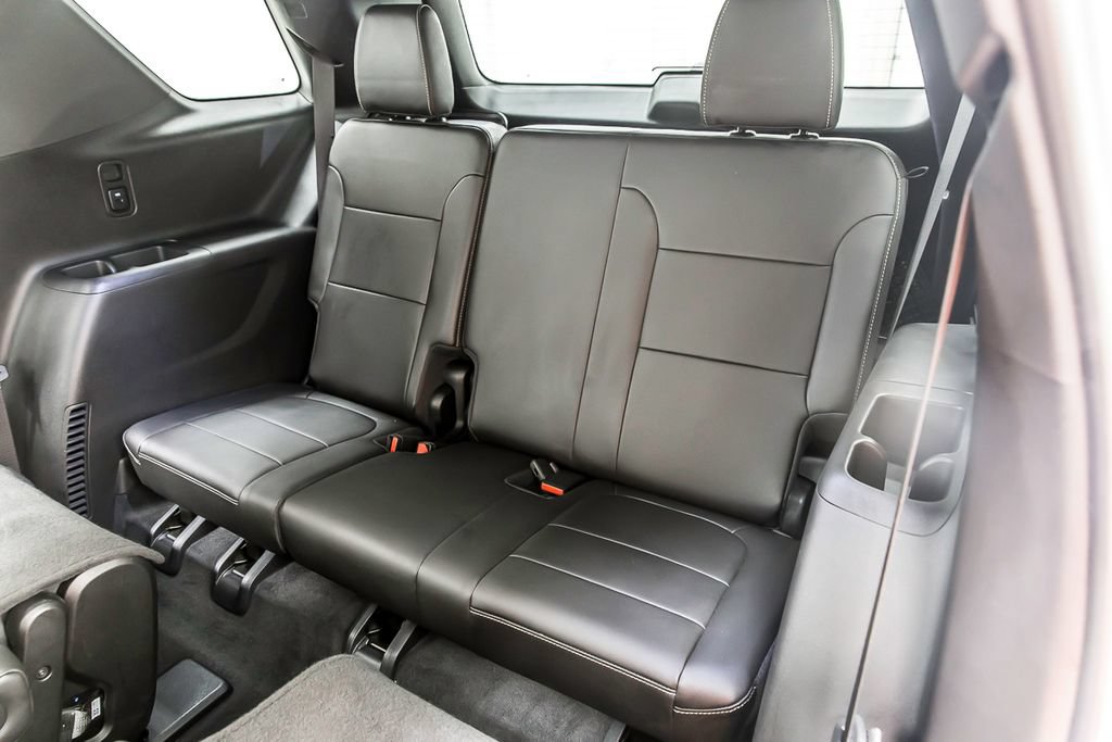 Used 2023 Chevrolet Traverse LT w/ LPO, Floor Liner Package AWD/4WD image 35