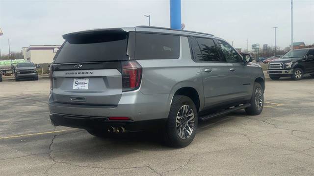Used 2025 Chevrolet Suburban Z71 AWD/4WD image 8