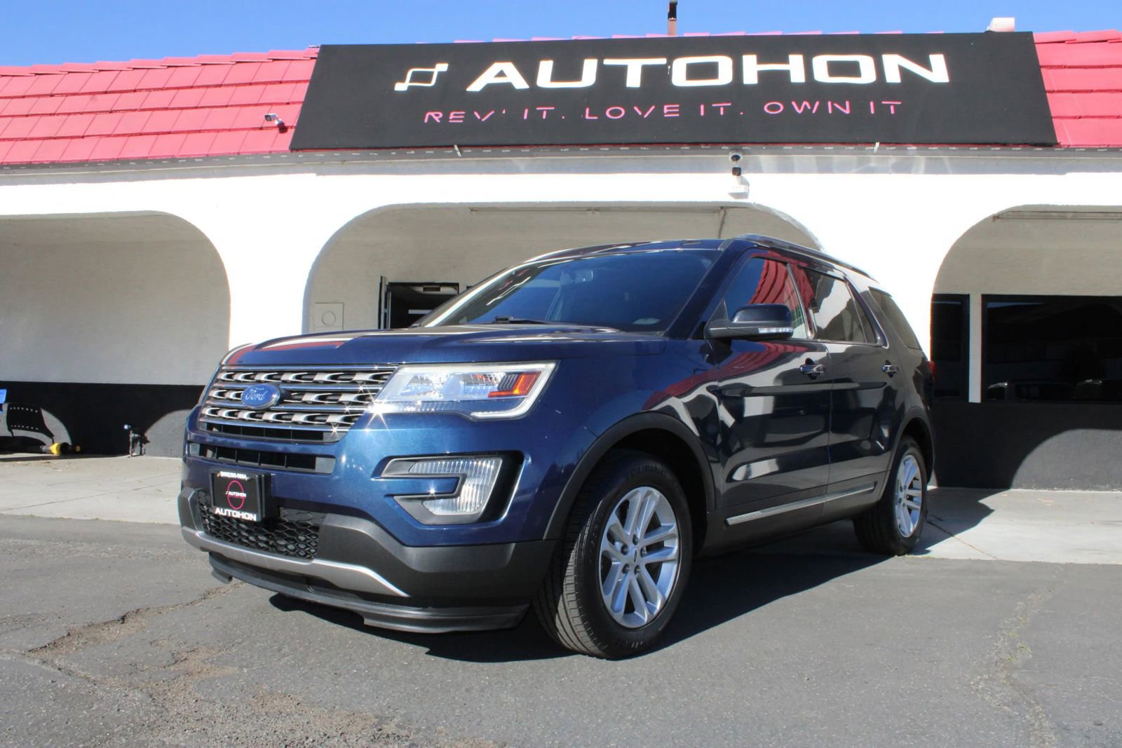 Used 2017 Ford Explorer XLT w/ Equipment Group 201A image 5