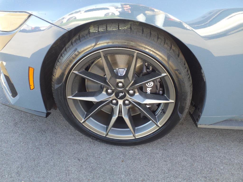 New 2025 Ford Mustang Dark Horse image 9