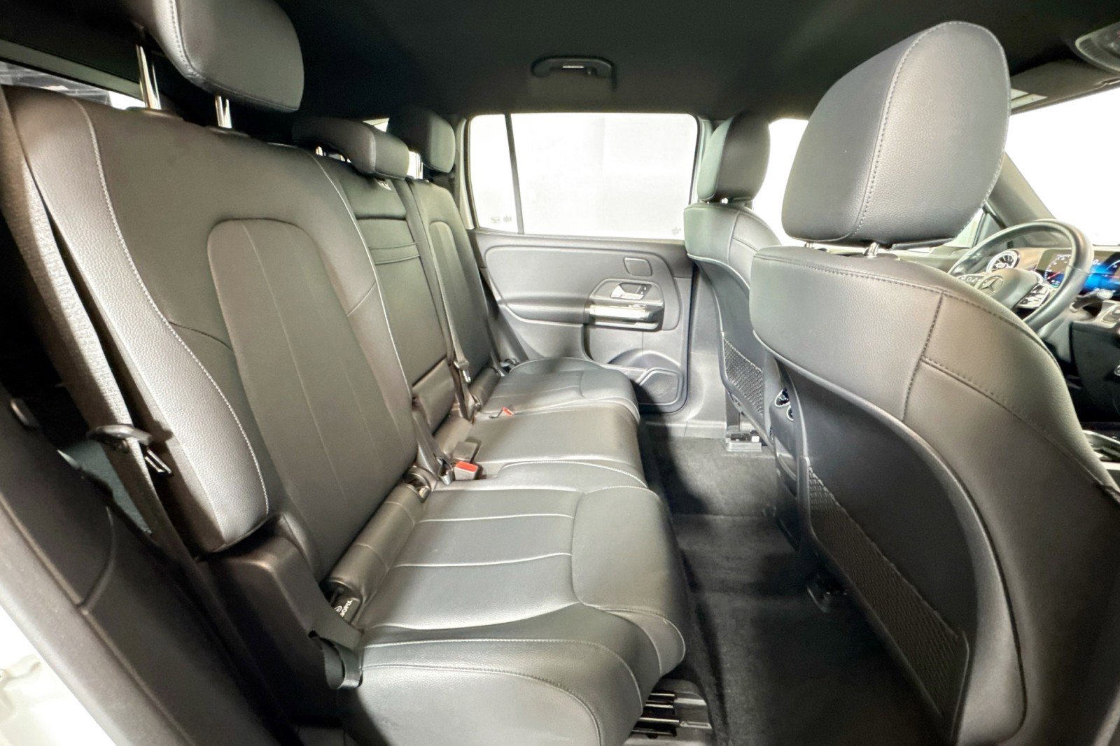 Used 2023 Mercedes-Benz EQB 300 4MATIC image 25