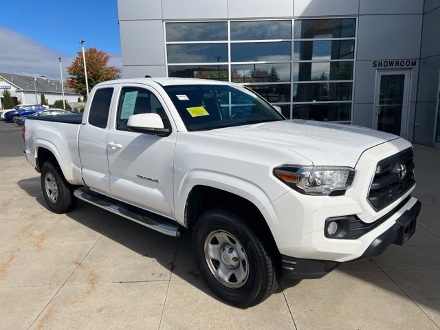 Used 2016 Toyota Tacoma SR5 AWD/4WD image 2