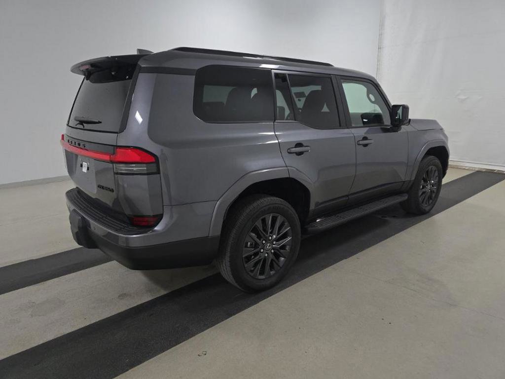 Used 2025 Lexus GX 550 w/ Accessory Package (2T) AWD/4WD image 2