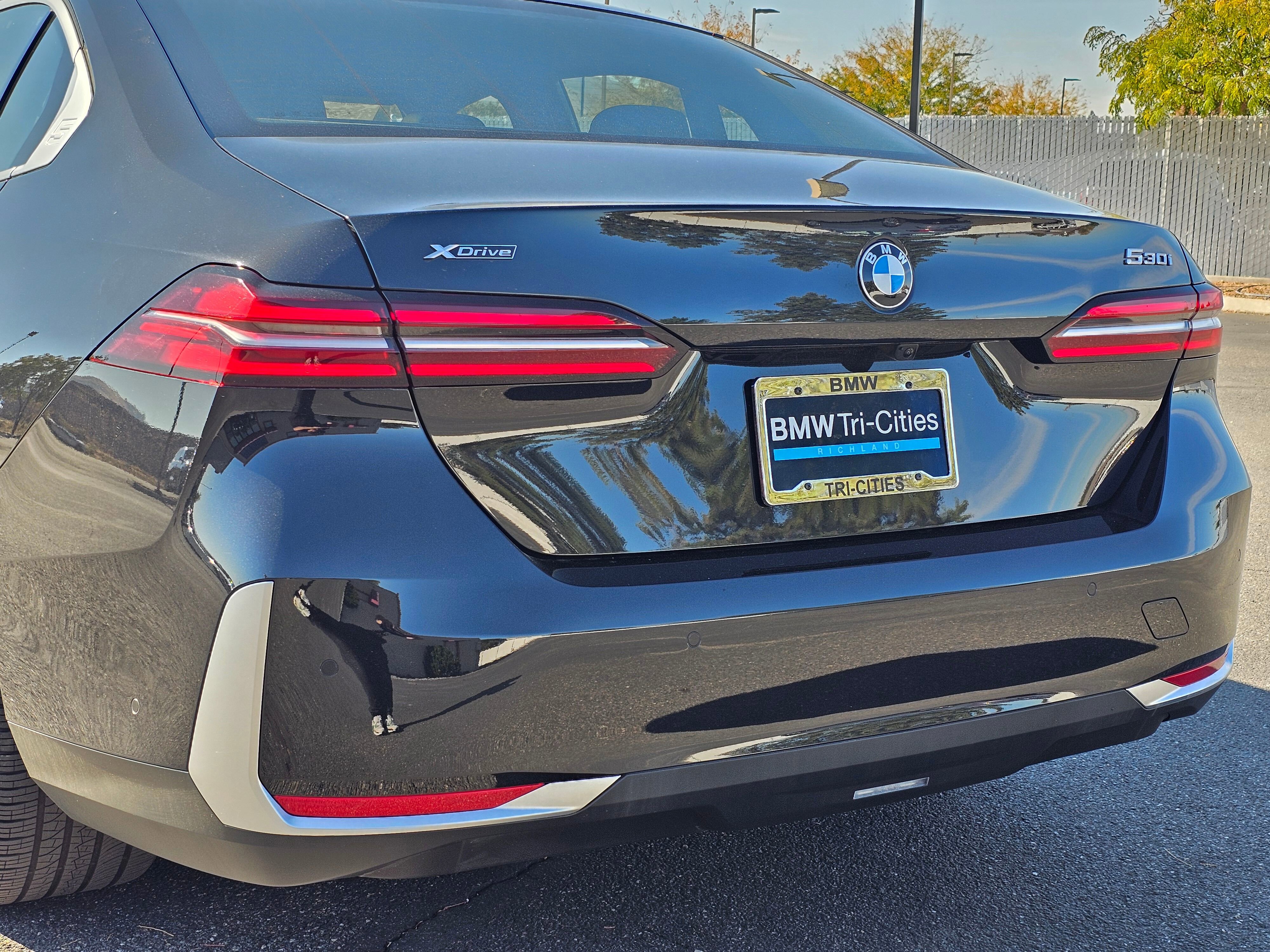 Certified 2025 BMW 530i xDrive w/ Premium Package image 7