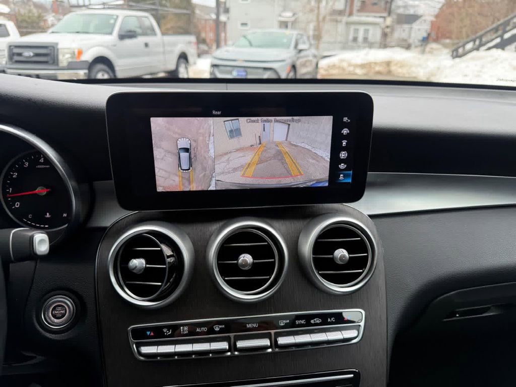 Used 2022 Mercedes-Benz GLC 300 4MATIC image 26