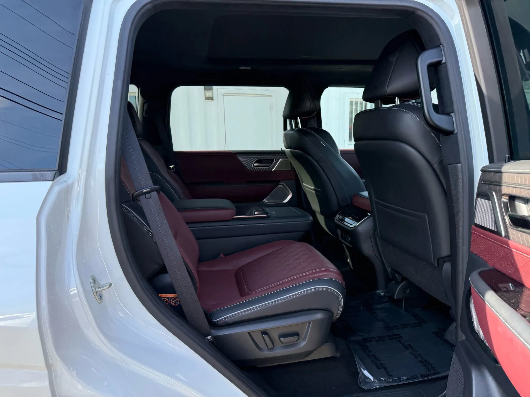 Used 2025 INFINITI QX80 Autograph image 30