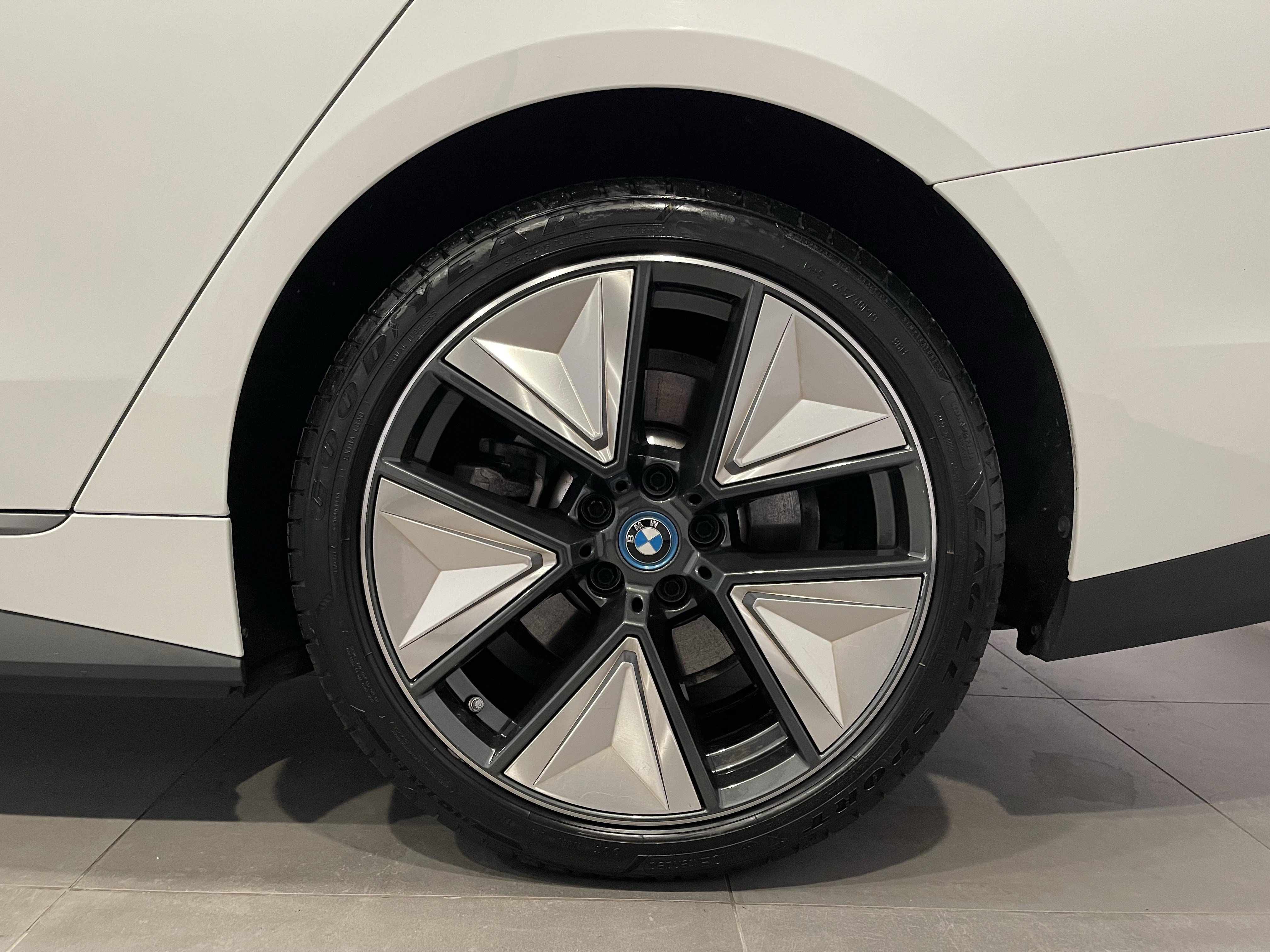 Certified 2023 BMW i4 eDrive35 w/ Premium Package image 9