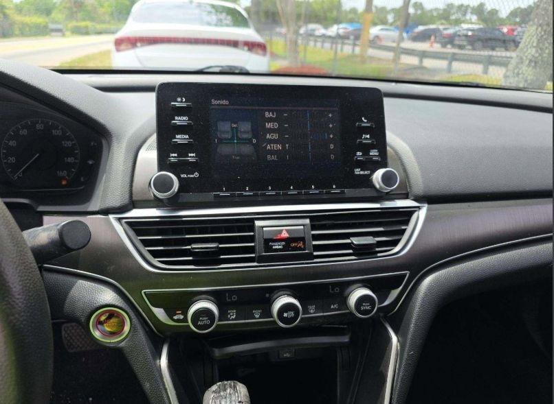 Used 2018 Honda Accord LX image 6
