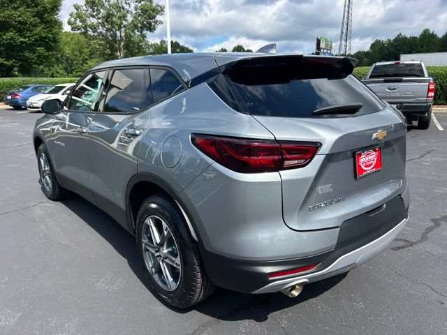 Used 2025 Chevrolet Blazer LT AWD/4WD image 11