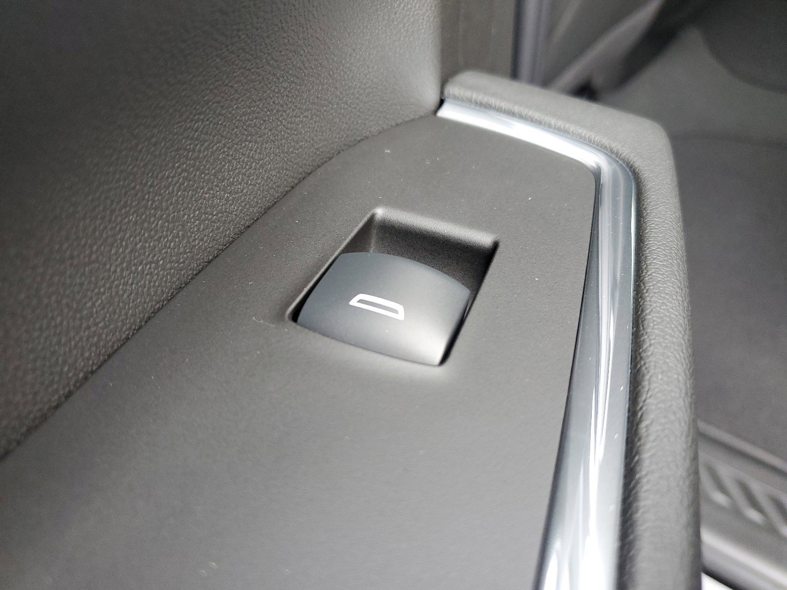 New 2025 GMC Sierra 2500 SLT w/ SLT Premium Package image 18