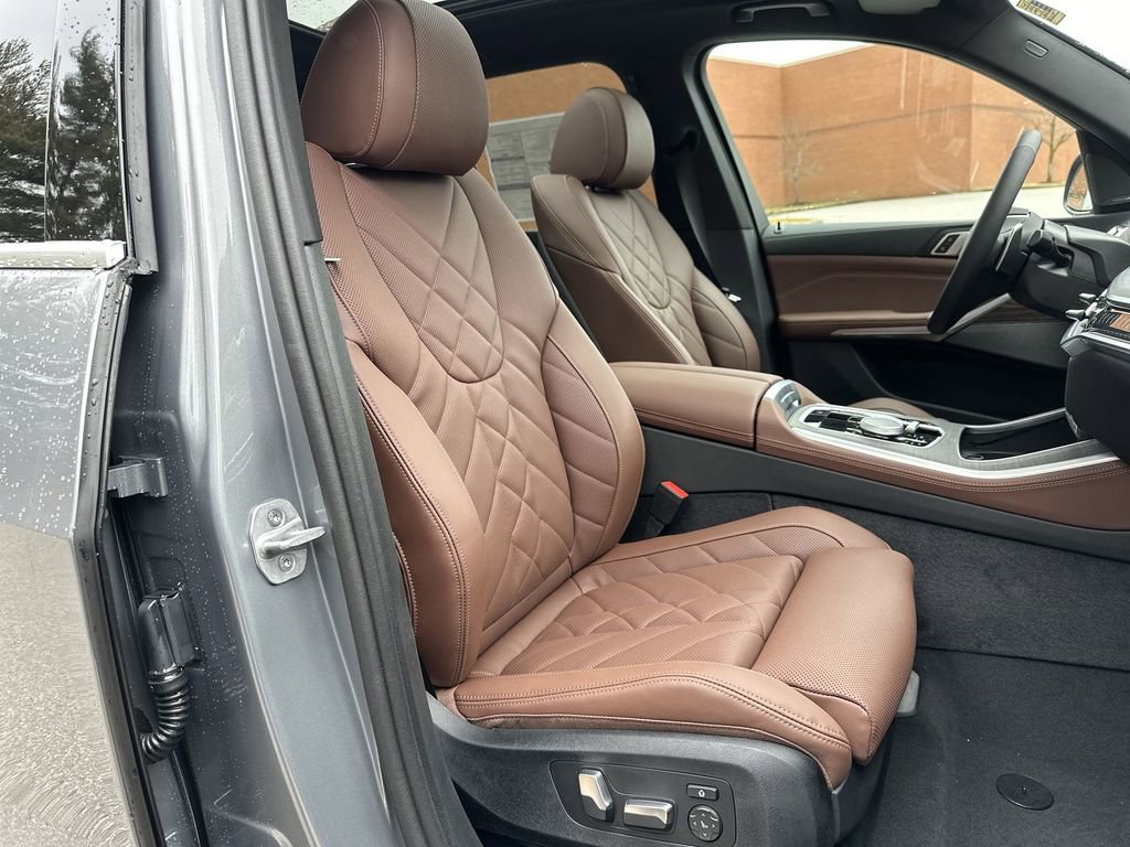Used 2024 BMW X5 xDrive40i w/ Premium Package image 49