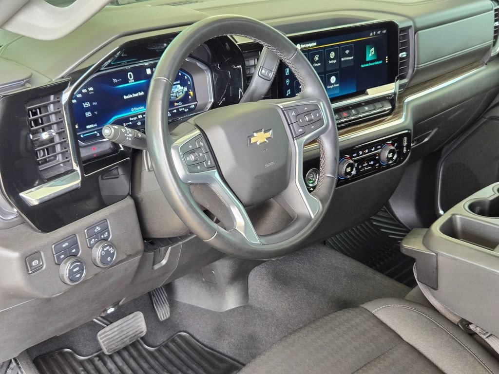 Used 2023 Chevrolet Silverado 1500 LT AWD/4WD image 10
