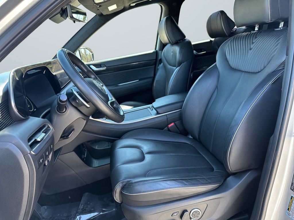Used 2023 Hyundai Palisade Calligraphy image 9