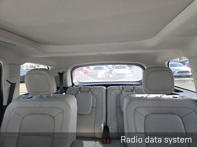 Used 2025 Lincoln Aviator Reserve w/ Equipment Group 201A image 15