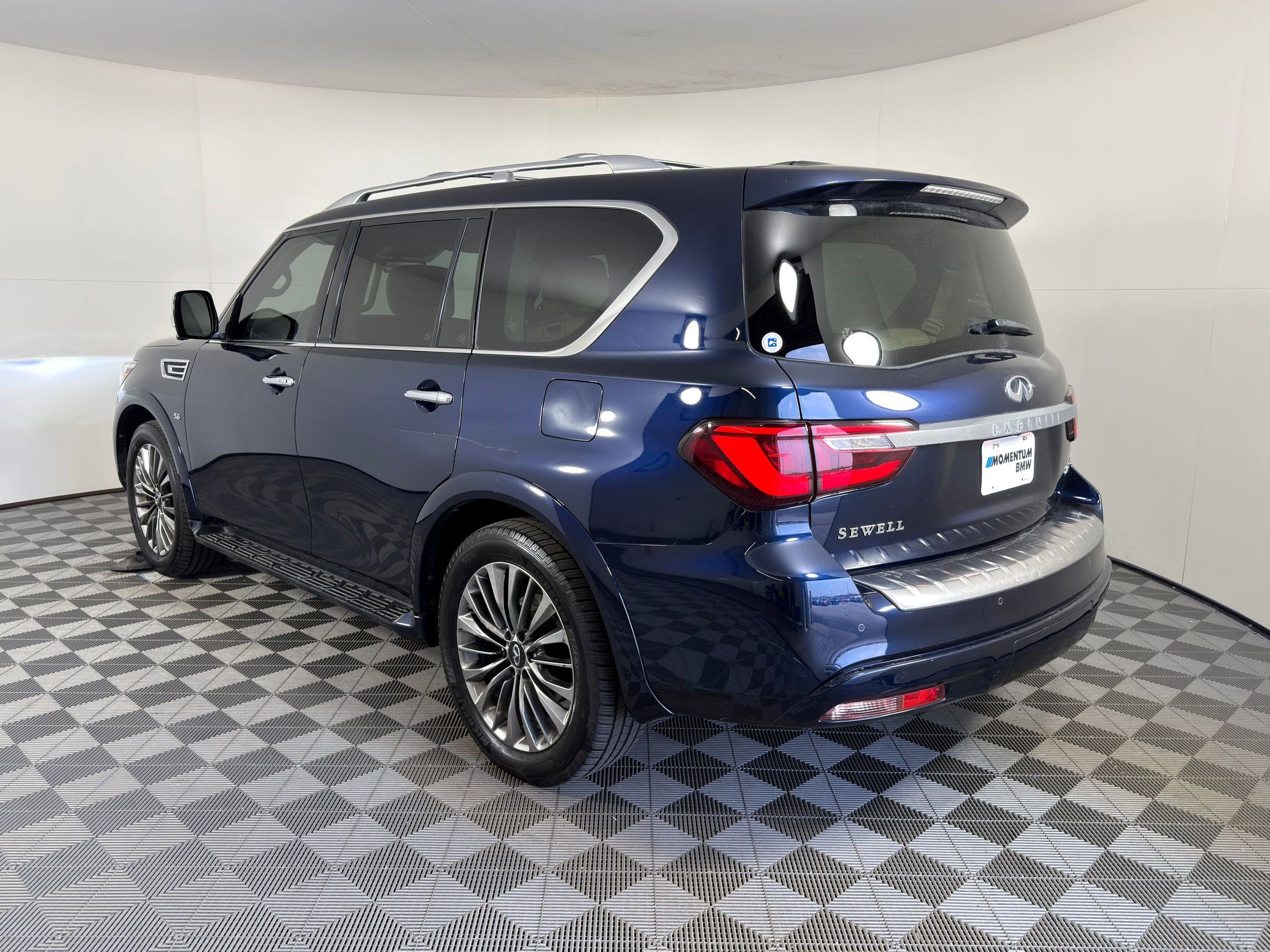 Used 2020 INFINITI QX80 Luxe w/ Sensory Package image 3