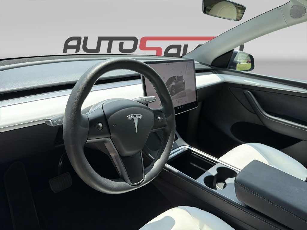 Used 2023 Tesla Model Y 2WD image 10