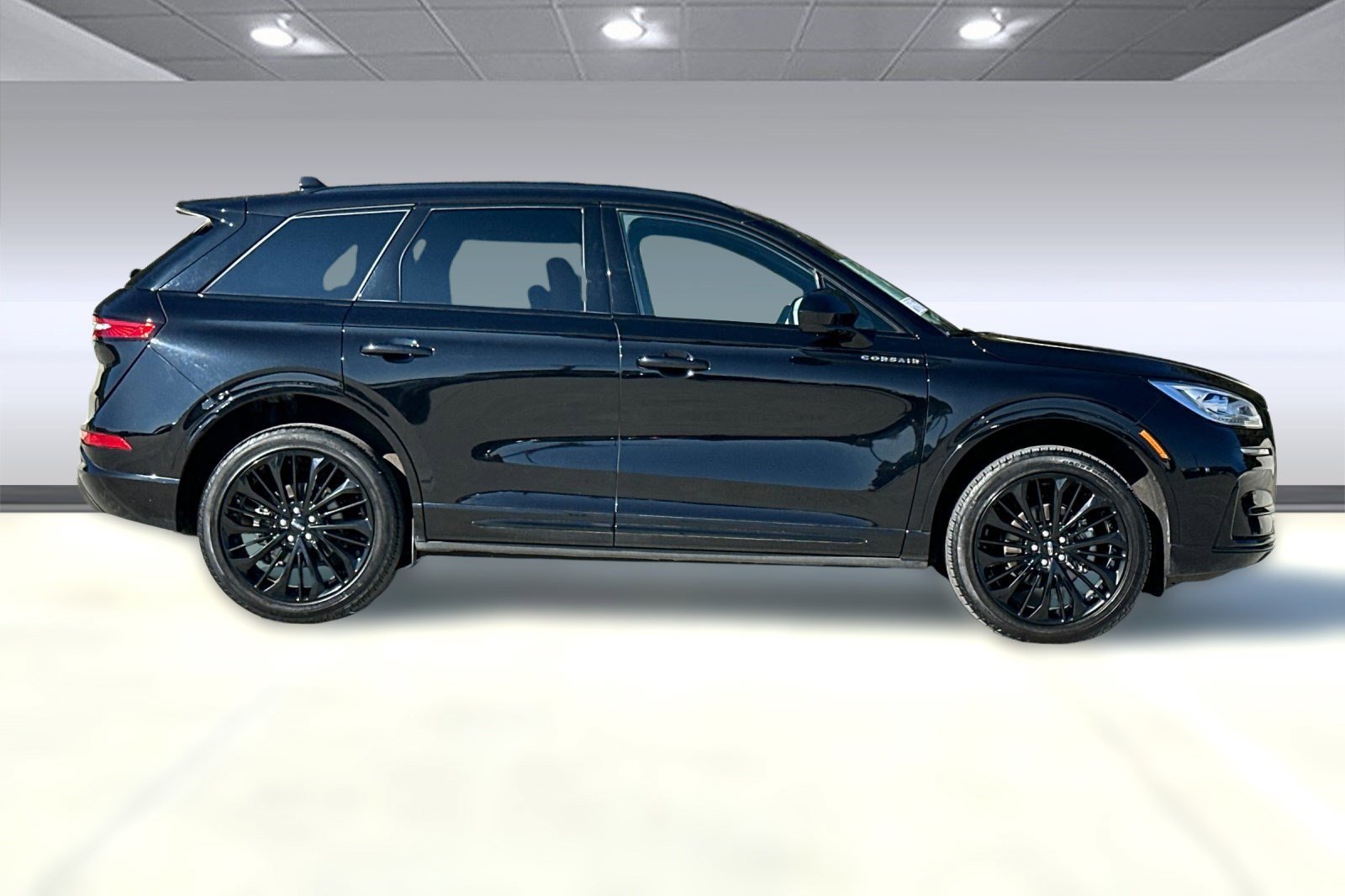 Used 2023 Lincoln Corsair Reserve w/ Jet Appearance Package image 7