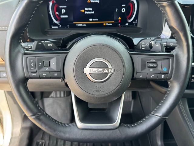 Used 2024 Nissan Pathfinder Platinum image 17