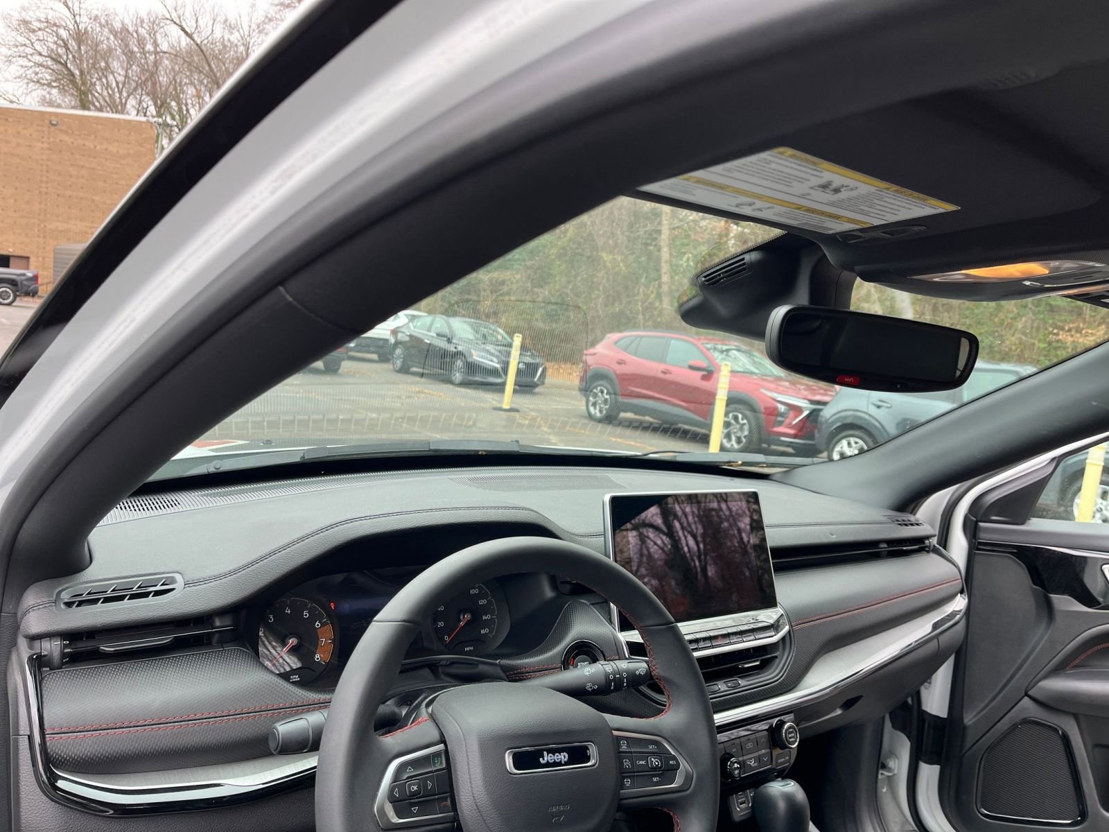 Used 2025 Jeep Compass Trailhawk image 31