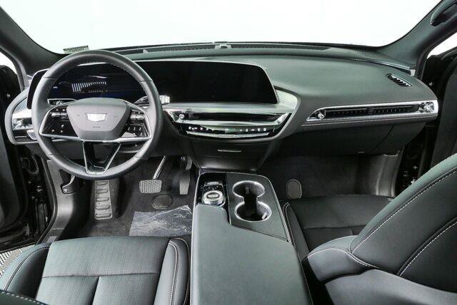 Used 2025 Cadillac Lyriq Sport AWD/4WD image 28