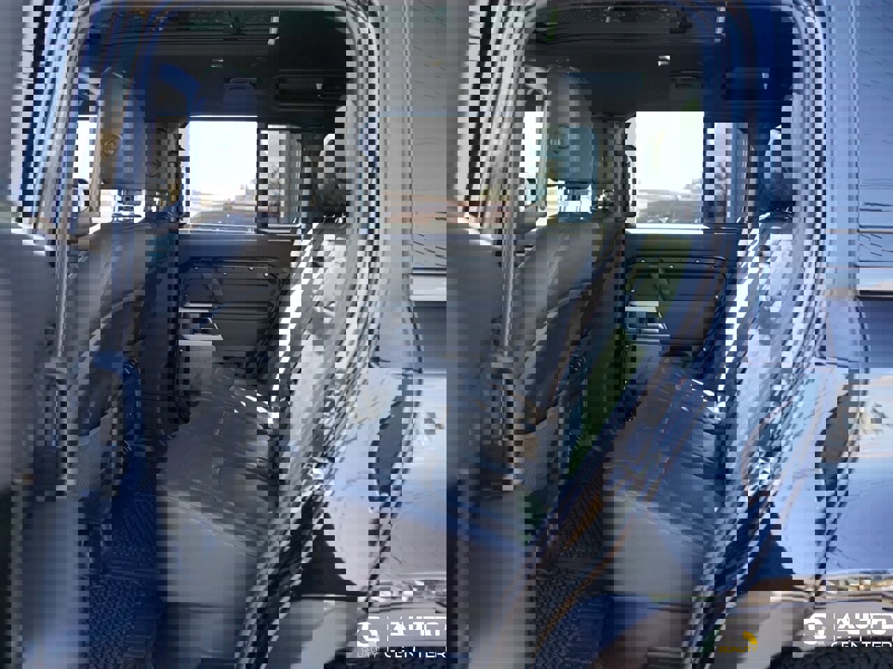 Used 2024 Land Rover Defender 110 S image 30