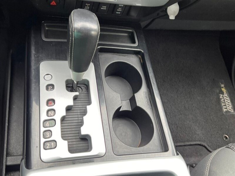 Used 2015 Nissan Titan PRO-4X AWD/4WD image 32