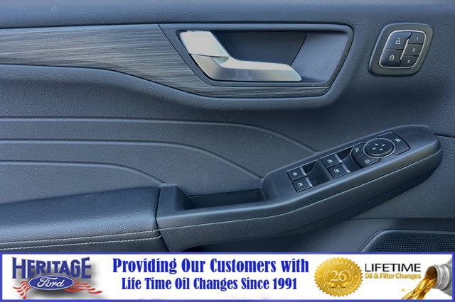 New 2024 Ford Escape SE w/ PHEV Premium Package FWD image 8