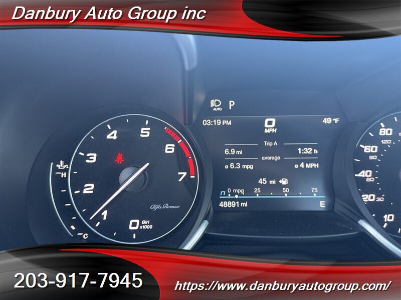 Used 2022 Alfa Romeo Giulia Ti AWD/4WD image 11