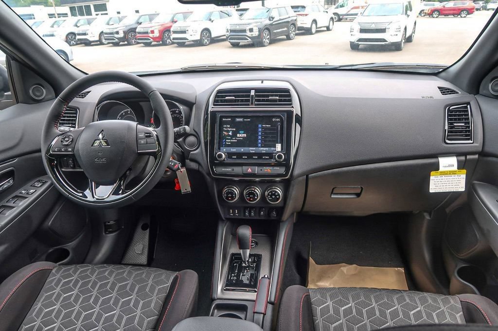 Used 2025 Mitsubishi Outlander Sport AWD image 16
