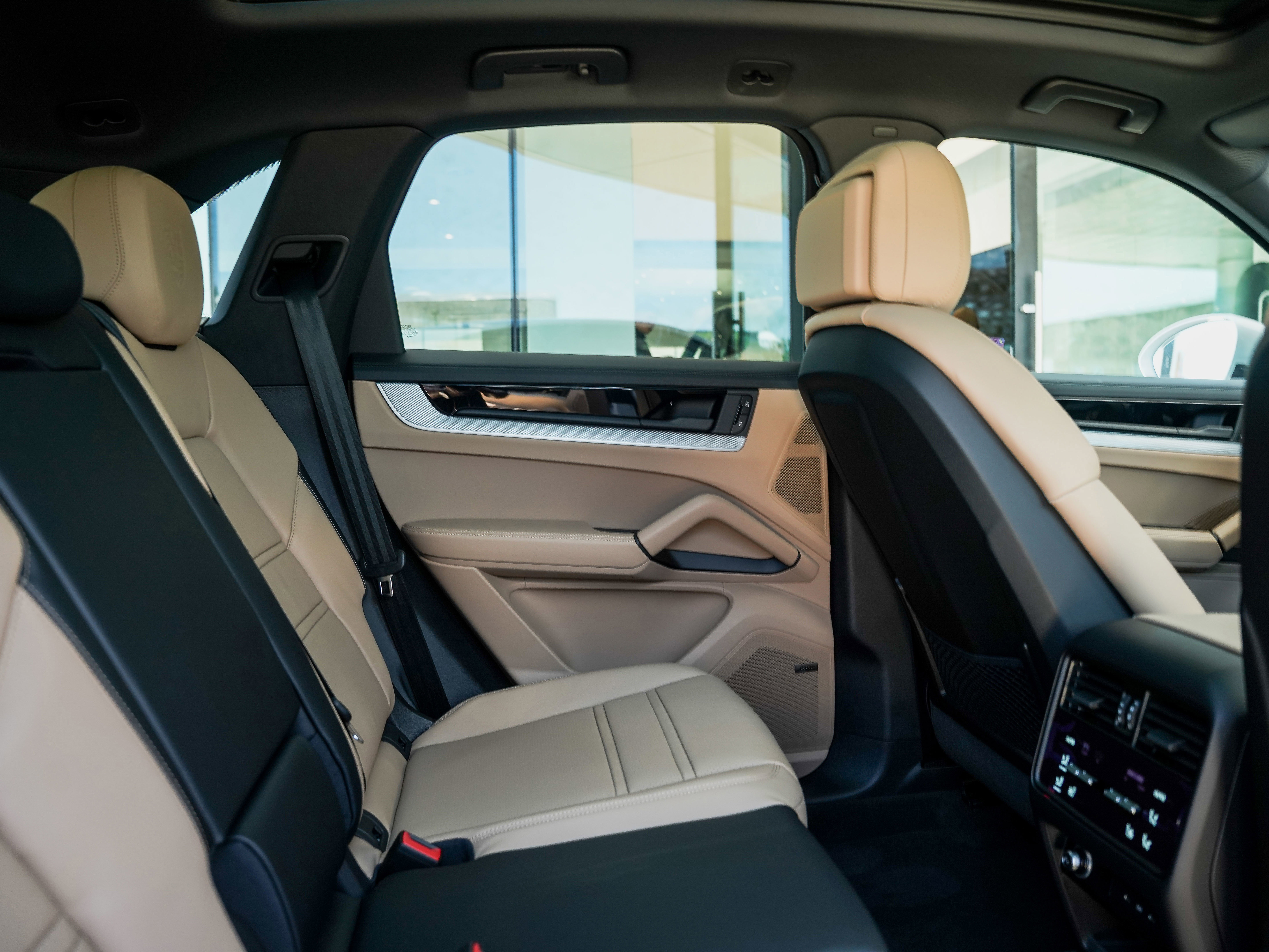 New 2025 Porsche Cayenne image 29