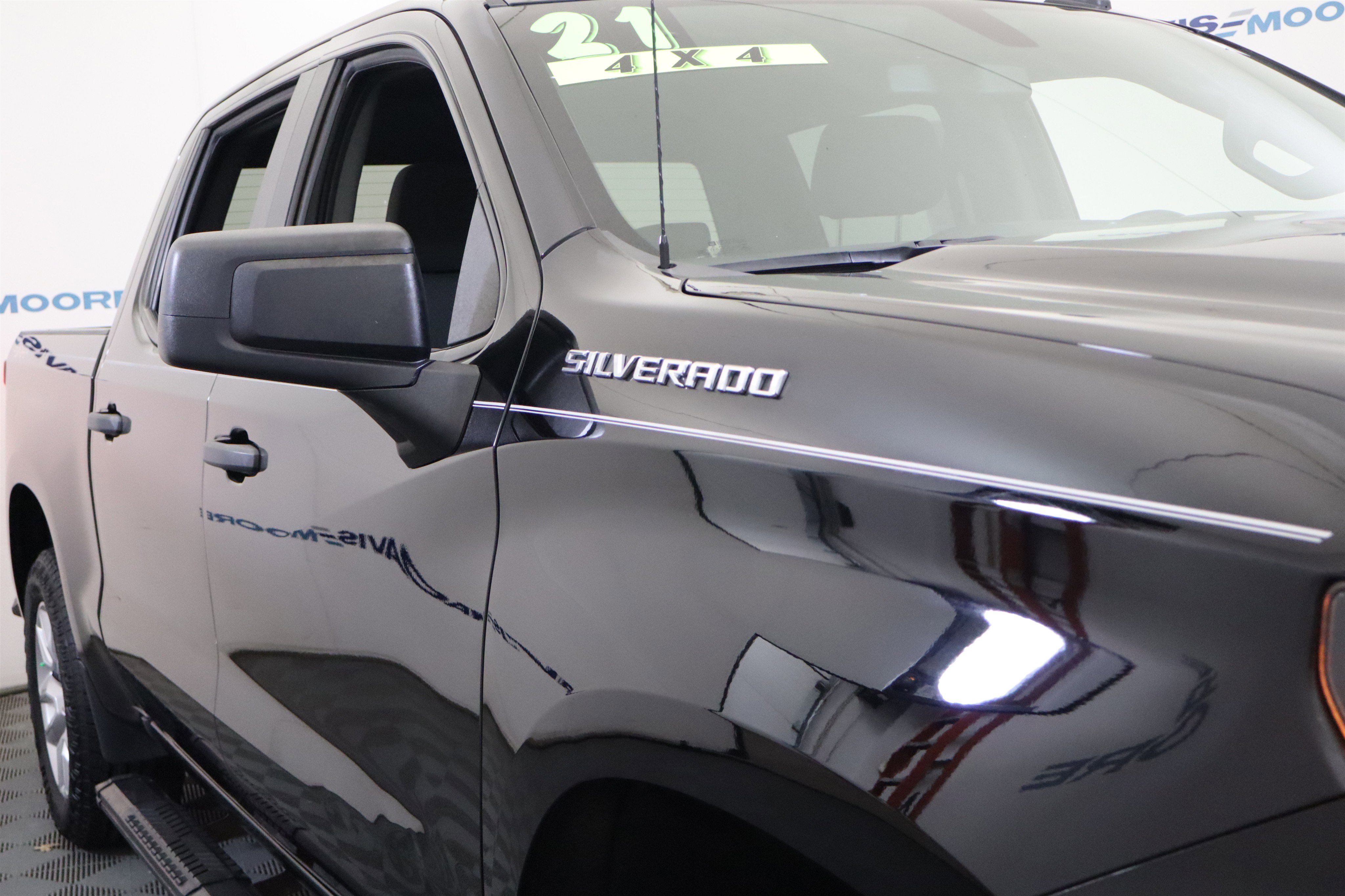 Used 2021 Chevrolet Silverado 1500 Custom image 3