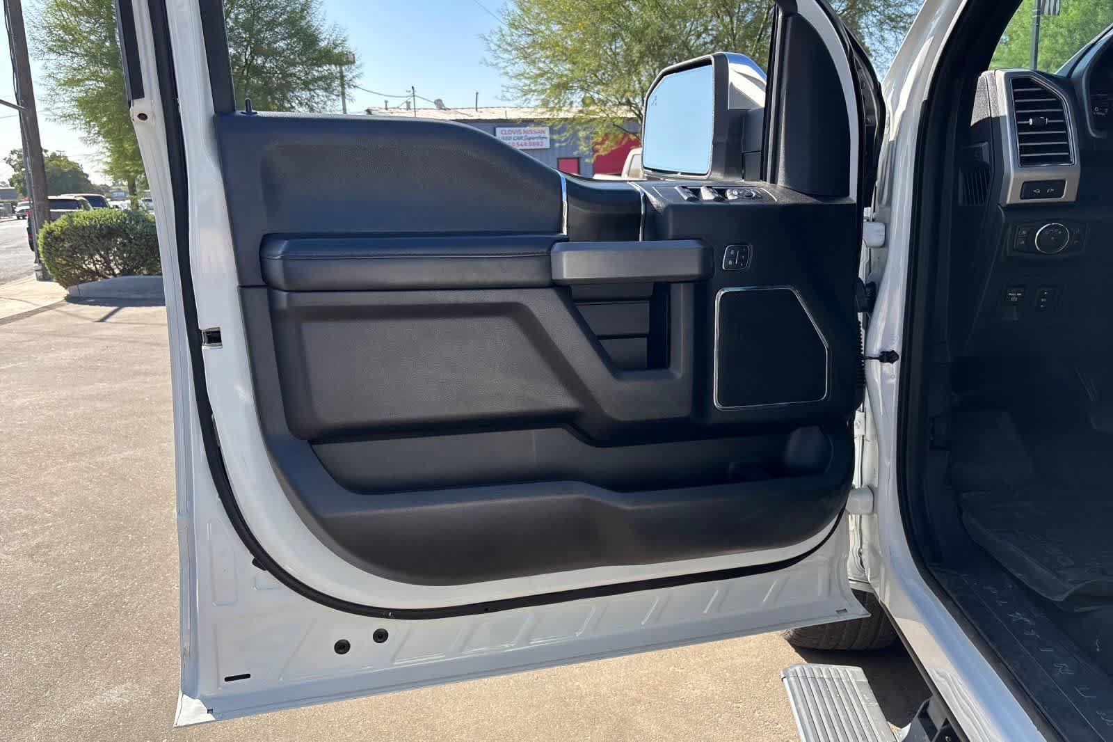 Used 2020 Ford F150 Platinum w/ Equipment Group 701A Luxury AWD/4WD image 15