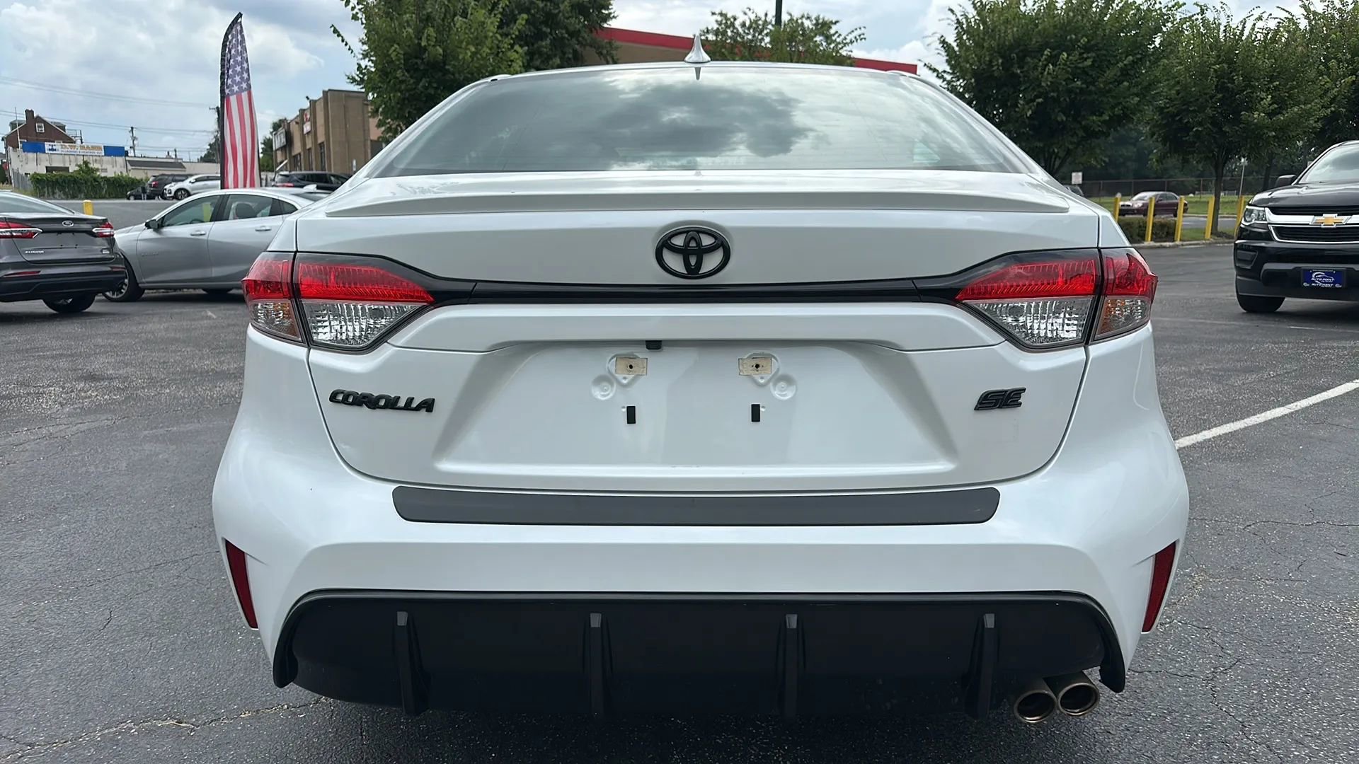 Used 2023 Toyota Corolla SE image 6