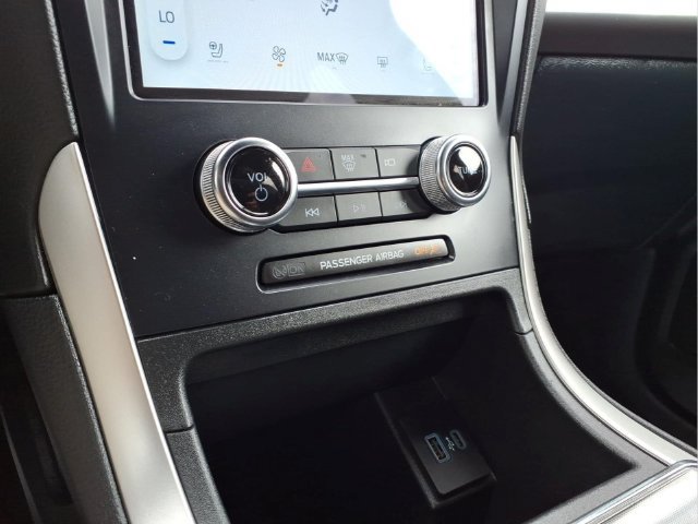 Certified 2024 Ford Edge ST-Line AWD/4WD image 19