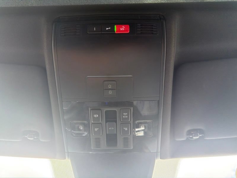 Used 2023 Volkswagen Tiguan SE R-Line FWD image 29